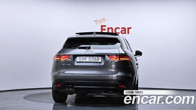 Jaguar F-PACE Prestige, 2017 4