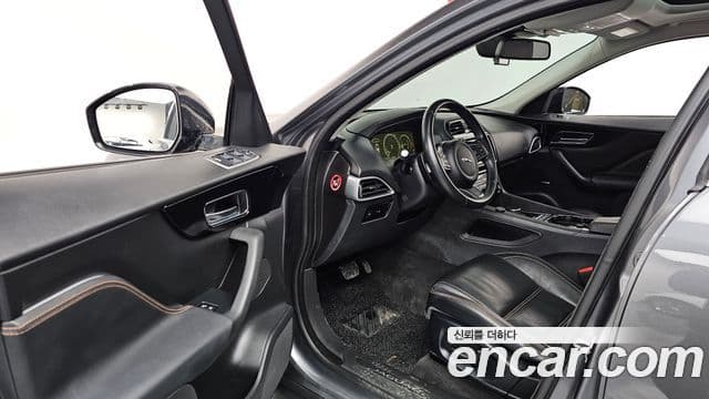 Jaguar F-PACE Prestige, 2017 10