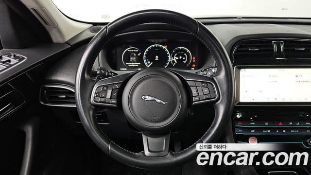 Jaguar F-PACE Prestige, 2017 13