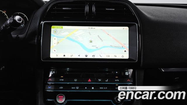 Jaguar F-PACE Prestige, 2017 15