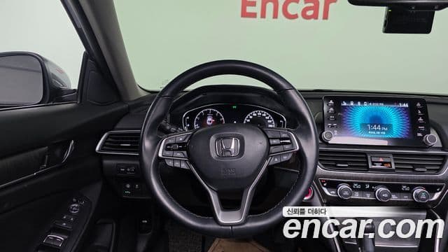 Honda Accord 10세대 1.5 турбо, 2021 13