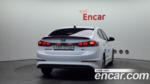 Hyundai Avante AD 1.6 GDI Smart, 2016 4