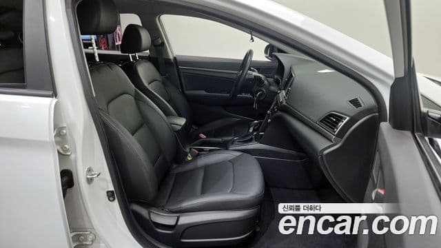 Hyundai Avante AD 1.6 GDI Smart, 2016 12