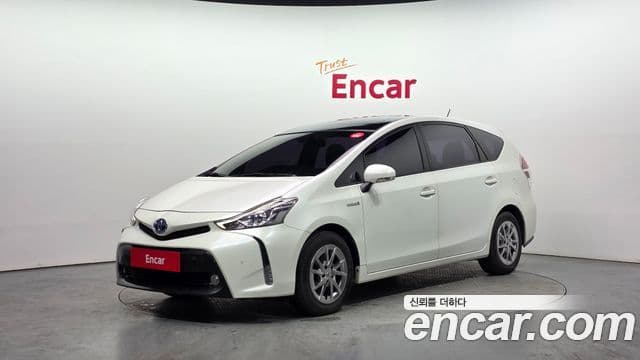 Toyota 프리우스 V, 2015 1