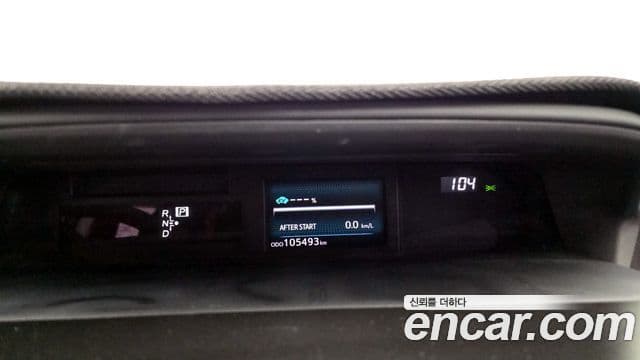 Toyota 프리우스 V, 2015 8