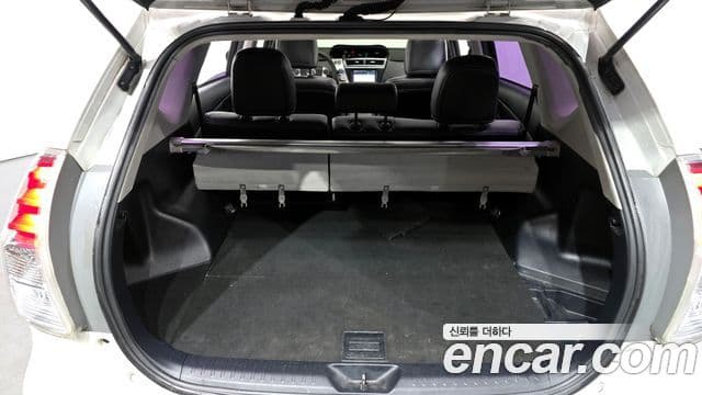 Toyota 프리우스 V, 2015 20