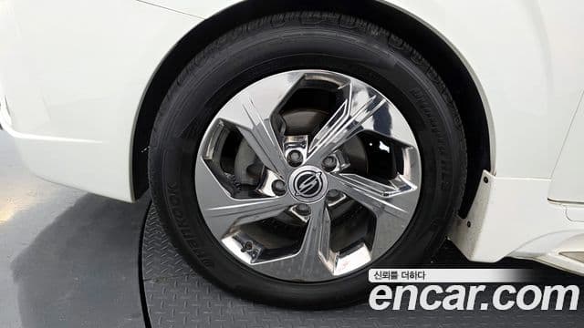 KG모빌리티(SsangYong) Korando 투리스모 4WD Extreme Sport 9인승, 2019 все фото