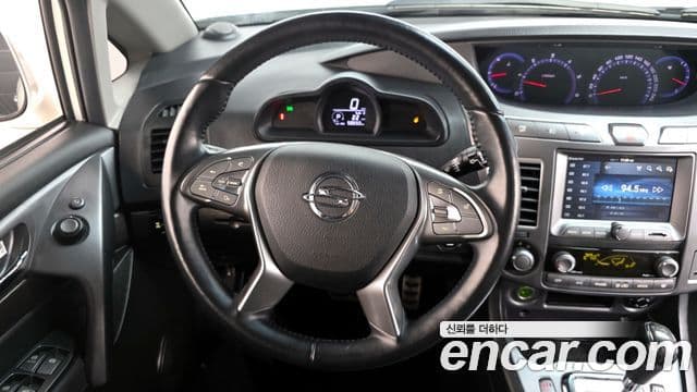 KG모빌리티(SsangYong) Korando 투리스모 4WD Extreme Sport 9인승, 2019 14