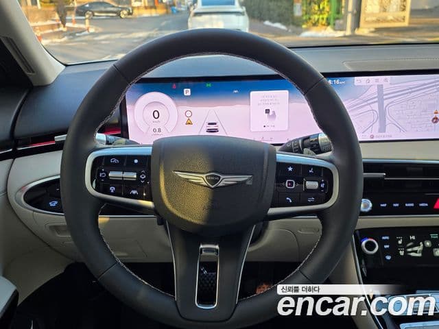 Genesis GV70, 2026 12