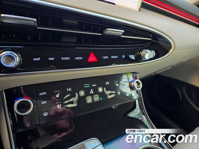 Genesis GV70, 2026 14