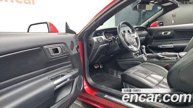 Ford Mustang кабриолет, 2022 10