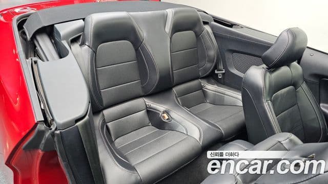 Ford Mustang кабриолет, 2022 13