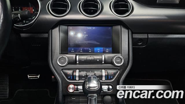 Ford Mustang кабриолет, 2022 15