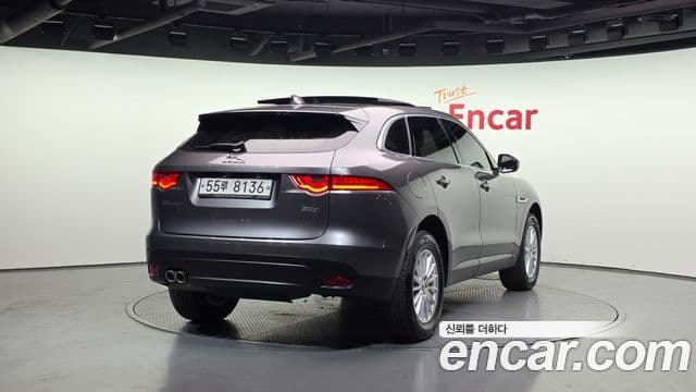 Jaguar F-PACE Prestige, 2017 2