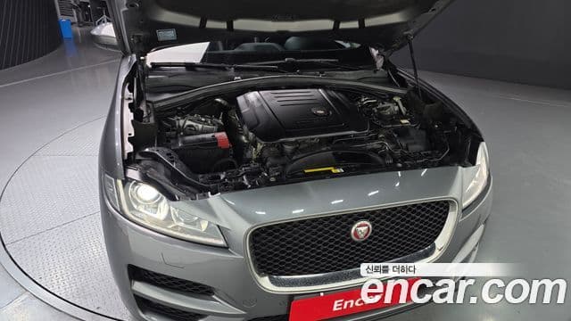 Jaguar F-PACE Prestige, 2017 6