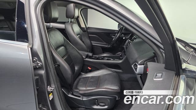 Jaguar F-PACE Prestige, 2017 10