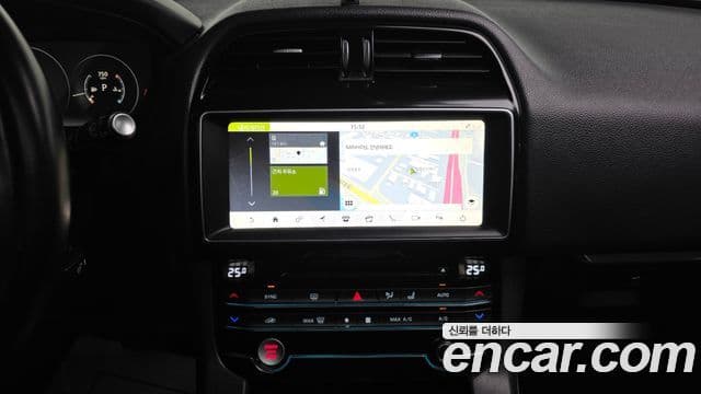 Jaguar F-PACE Prestige, 2017 14