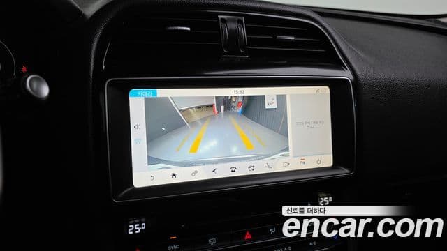 Jaguar F-PACE Prestige, 2017 15