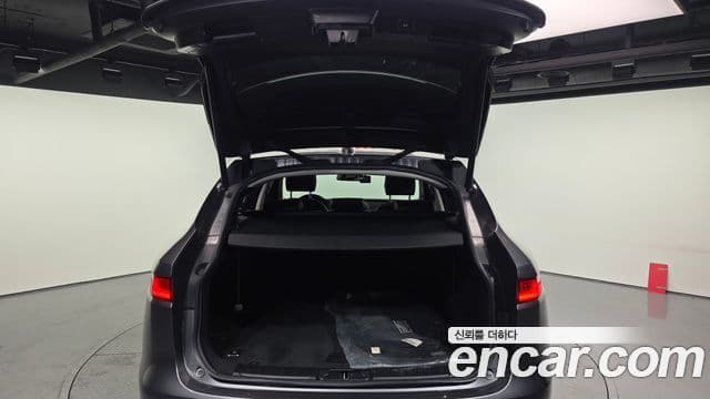 Jaguar F-PACE Prestige, 2017 20