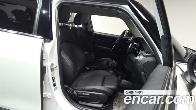 Mini Cooper 3세대, 2023 10