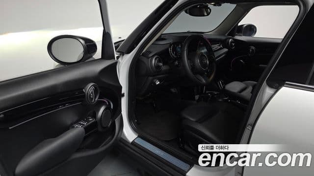 Mini Cooper 3세대, 2023 11