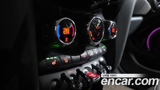 Mini Cooper 3세대, 2023 18