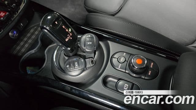 Mini Cooper D 클럽맨 2세대, 2022 9