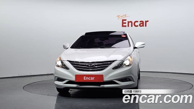 Hyundai YF Sonata Premier, 2012 3