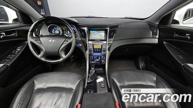 Hyundai YF Sonata Premier, 2012 7