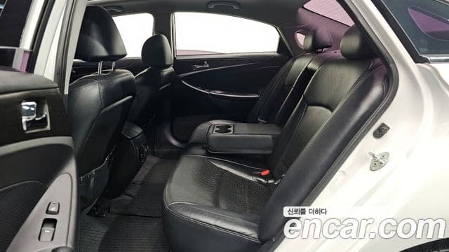 Hyundai YF Sonata Premier, 2012 12