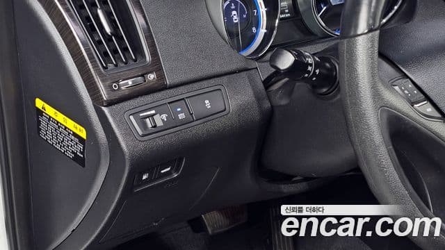 Hyundai YF Sonata Premier, 2012 16