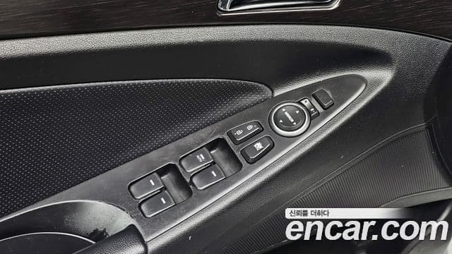 Hyundai YF Sonata Premier, 2012 17