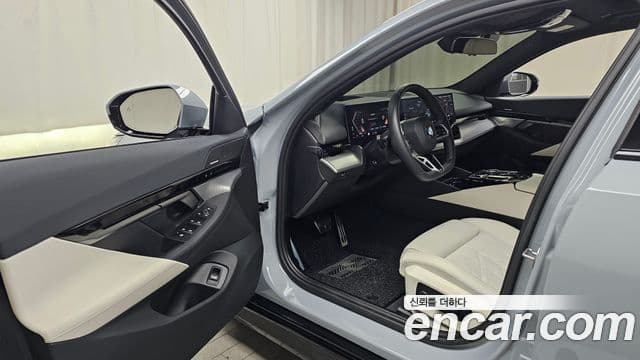 BMW 5시리즈 (G60) 520i M Sport, 2024 10