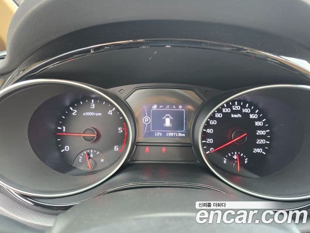 Kia All New Carnival Prestige, 2015 8