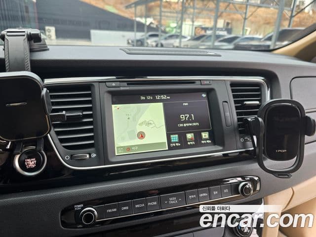 Kia All New Carnival Prestige, 2015 13