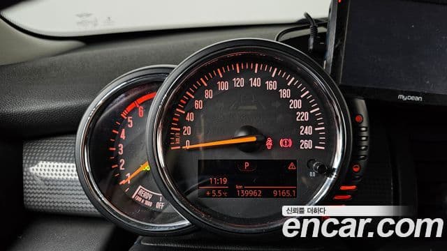 Mini Cooper D 3세대, 2015 8