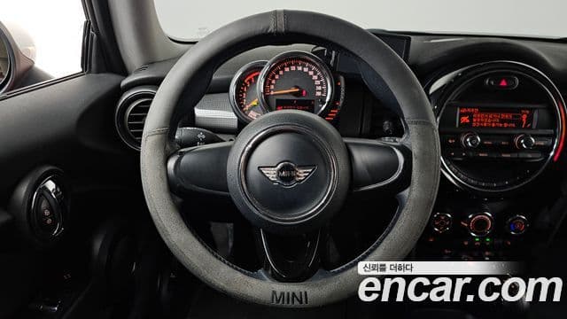 Mini Cooper D 3세대, 2015 13