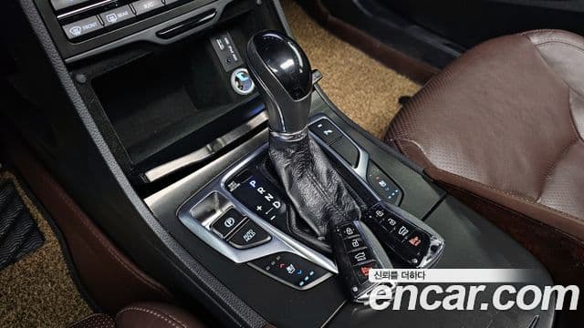 Hyundai Grandeur HG Premium, 2015 9