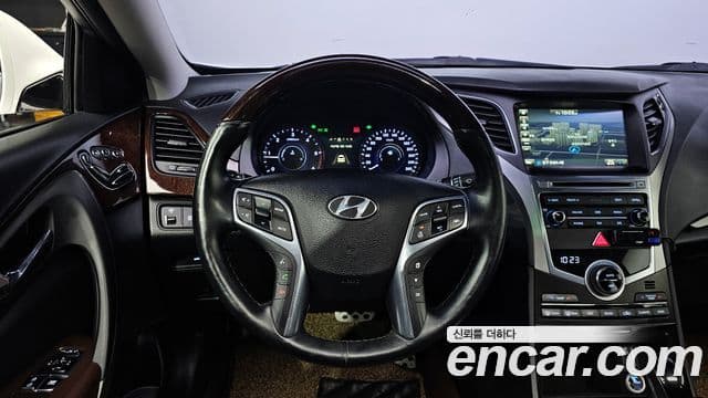 Hyundai Grandeur HG Premium, 2015 13