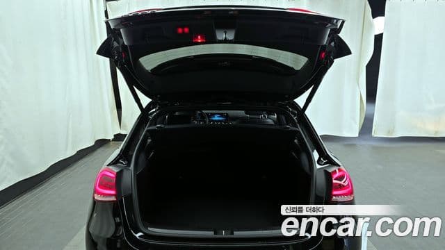 Mercedes-Benz A-класс W177 A220 хэтчбек, 2020 20