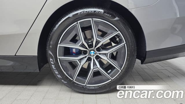 BMW 5시리즈 (G60) 520i M Sport, 2025 все фото