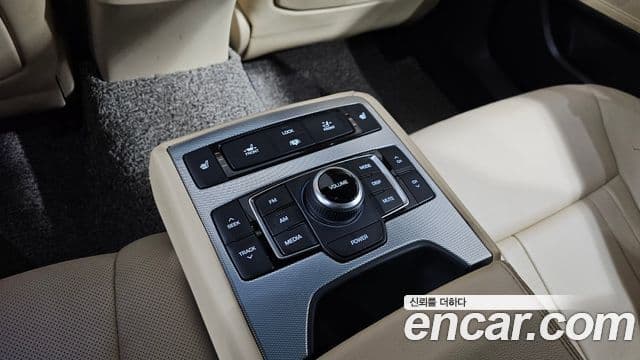 Genesis G80 Premium Luxury, 2018 18