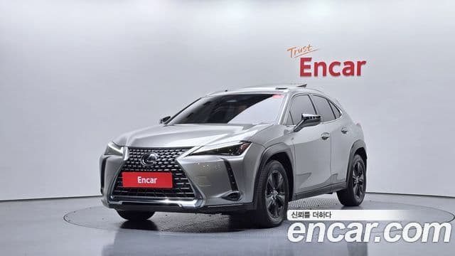 Lexus UX300h, 2025 1