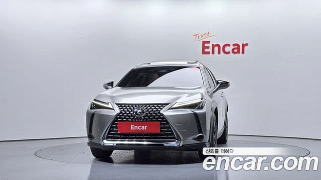 Lexus UX300h, 2025 3