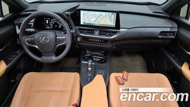 Lexus UX300h, 2025 7