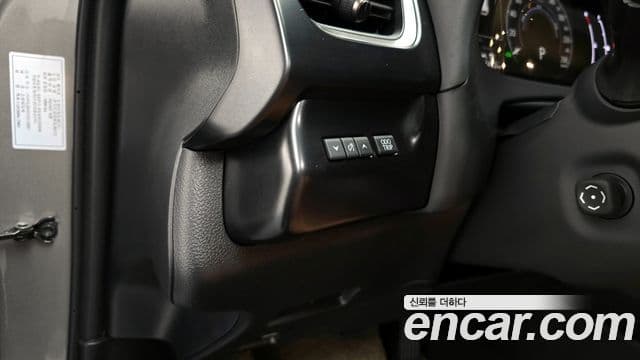 Lexus UX300h, 2025 16