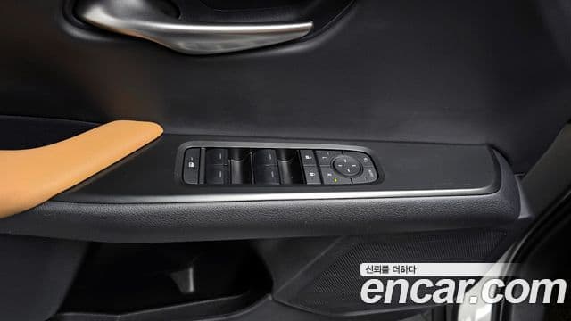 Lexus UX300h, 2025 17