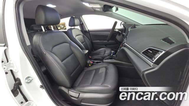 Hyundai Avante AD 1.6 GDI Value Plus, 2018 11