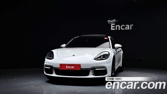 Porsche Panamera (971), 2018 3