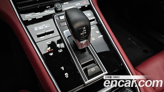 Porsche Panamera (971), 2018 9